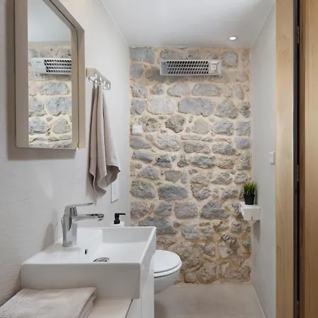 Stone House Krk * קרק